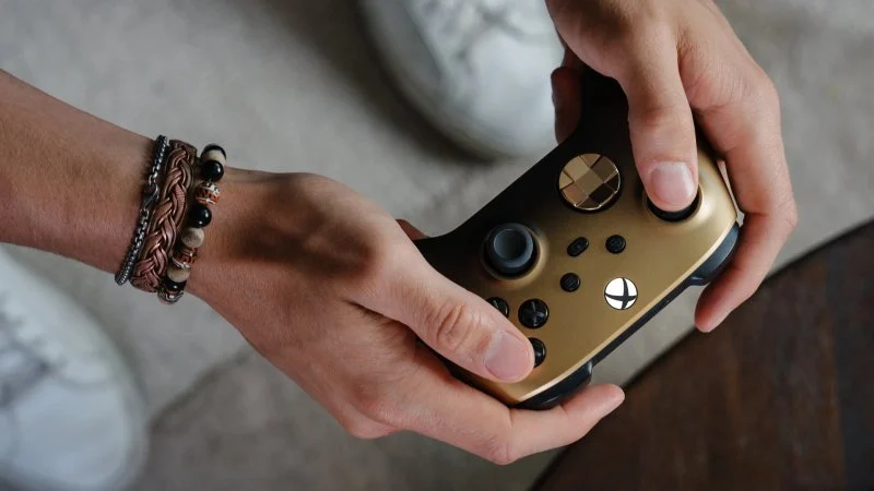 xbox-controller-gold-shadow_jpg_800x0_crop_upscale_q85